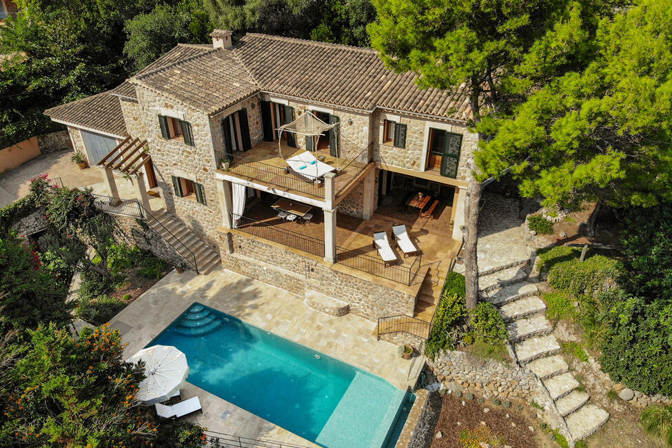 Rustikale Villa in 1. Meereslinie mit einzigartigem Meer- und Bergblick in Deia