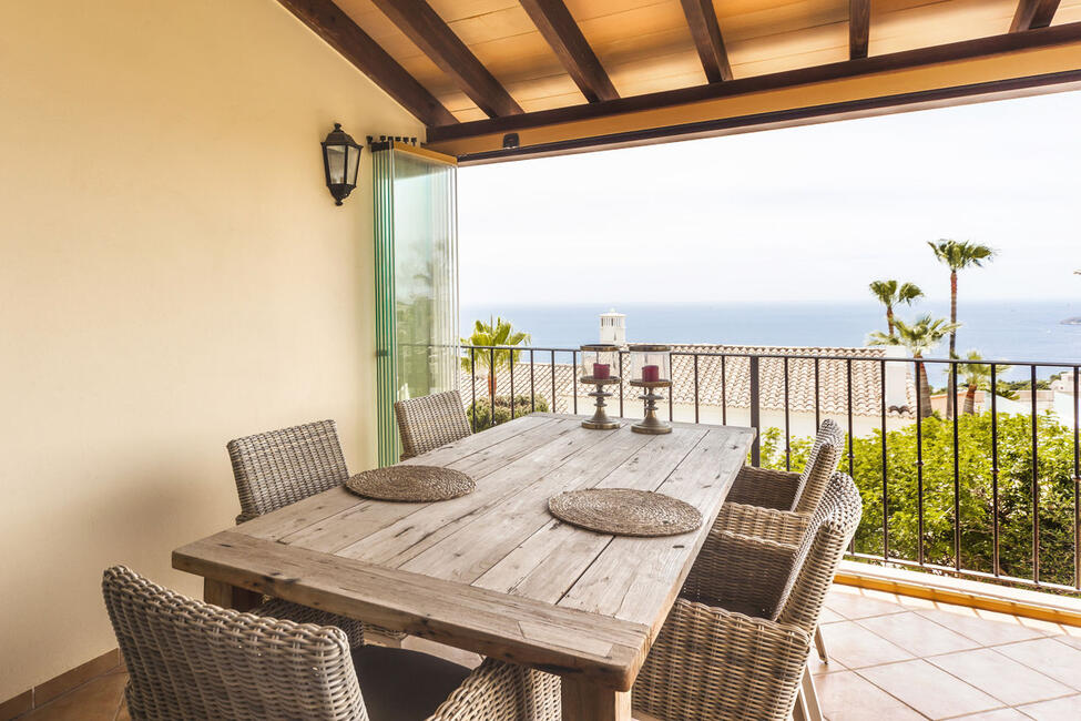 Moderne Doppelhaushälfte mit Pool und Meerblick in Costa d’en Blanes