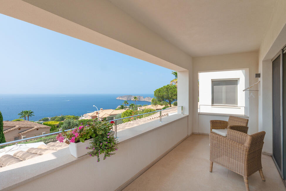 Luxusvilla mit unverbaubarem Meerblick in begehrter Lage von Nova Santa Ponsa