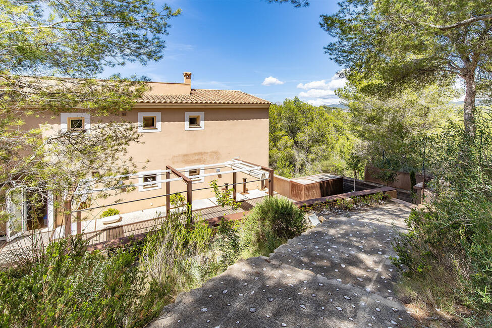 Renoviertes Apartment mit privatem Garten und Gemeinschaftspool in Puerto Andratx