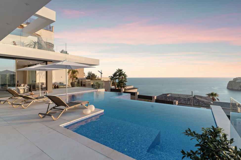 Moderne Luxus-Villa mit Meerblick in perfekter Lage in Puerto Andratx